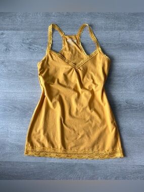 Y2K 2000s Urban Heritage Yellow lace trim v neck tank top cami